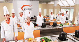 山东新东方中餐学院 新东方烹饪学院旗舰院校 山东新东方烹饪学院 山东济南西点西餐培训学校 山东济南新东方烹饪学校 学蛋糕面包裱花师 翻糖 烘焙 甜点 饮料