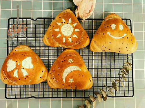 重庆西点烘焙技术培训,要学多久 学费多少 贵不贵 重庆唯西优烘焙西点培训学校学不会,绝不收任何费用