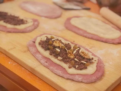 宜春蛋糕培训学校宜春西点培训学校给它取了个浪漫的名字 薯与你 夹心软欧包