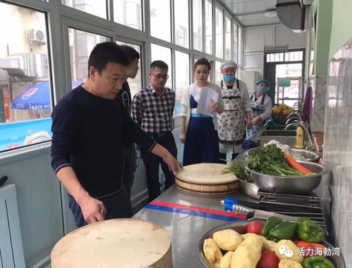 海勃湾区专项检查学校食堂食品安全