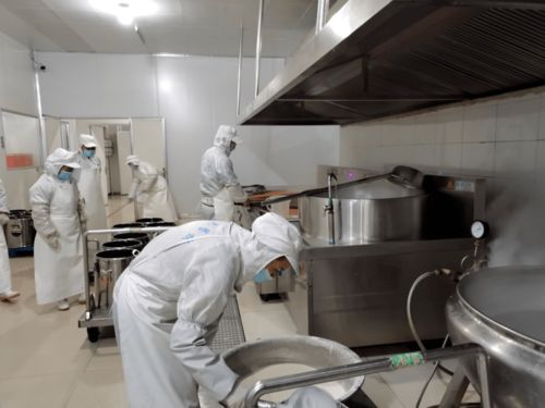 监督检查配餐公司，守护学生舌尖上的安全